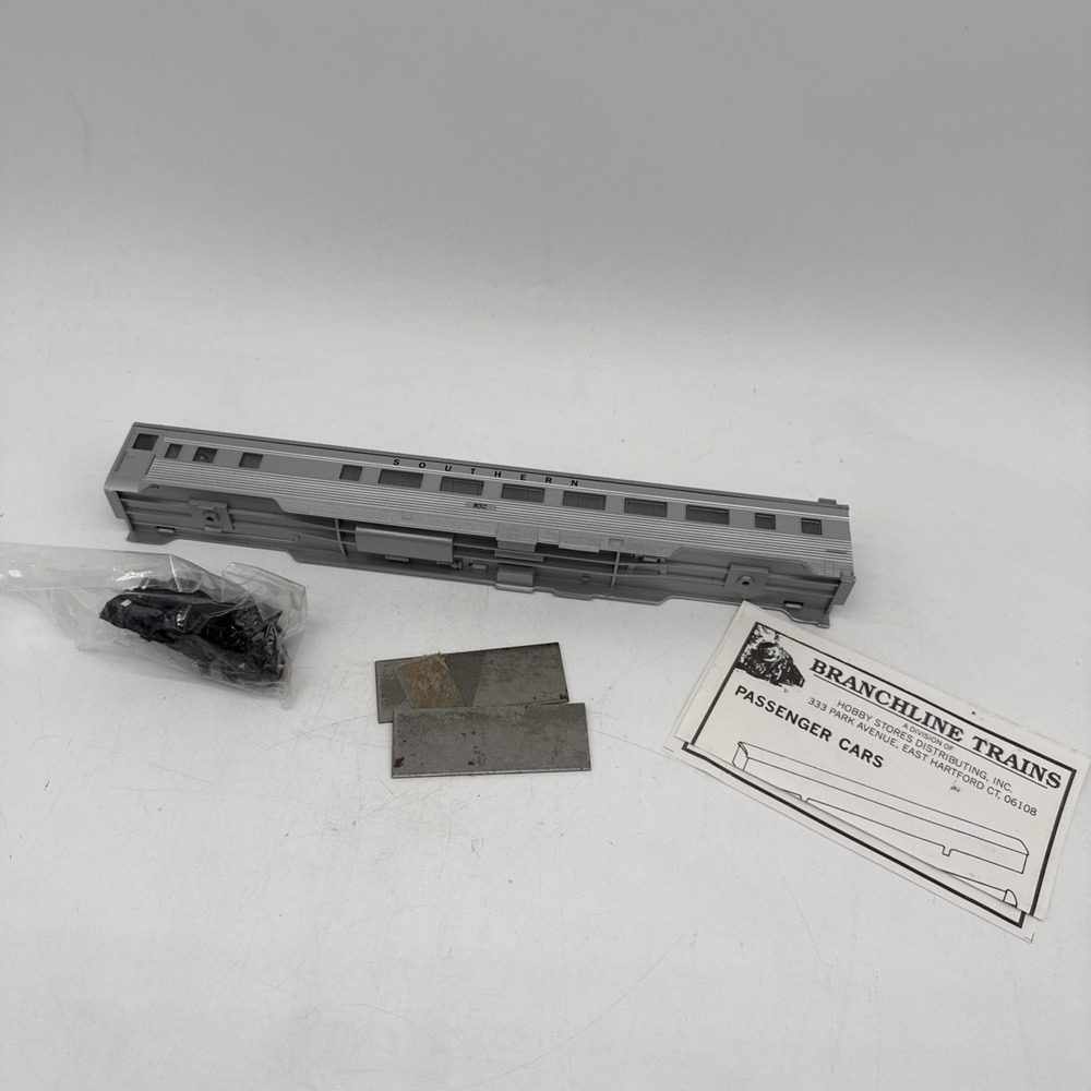 Branchline Trains Southern Passenger Coach 832 Silver For Parts Only